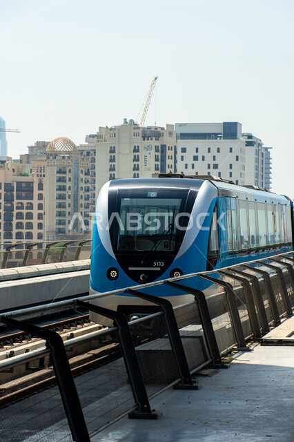 الاهتمام بالبنية التحتية للجسور والطرقات، محطات وصول المسافرين، مترو دبي يصل لمحطة الخور الخاصة، توفير التسهيلات والخدمات للمغادرين والقادمين إلى الإمارات العربية المتحدة، مفهوم المواصلات العامة