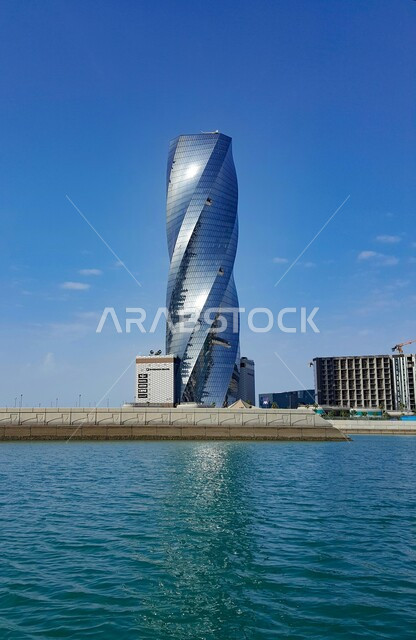 ‎الواجهة البحربة لمدينة المنامة, الفن الهندسي المعماري في بناء برج المتحدة اللولبي الشكل في مملكة البحرين, النمو والتطور العمراني الكبير في بناء الأبراج وناطحات السحاب, وجهات جذب الزوار والسياح من حول العالم