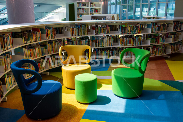 تأمين وسائل الراحة للقراء، صرح معرفي حضاري، جناح الطفل بمكتبة محمد بن راشد في مدينة دبي، أماكن القراءة والثقافة، كنبات الجلوس الملونة، الكتب والقصص والروايات، معالم سياحية مشهورة في الامارات العربية المتحدة، فعاليات ومعارض متميزة