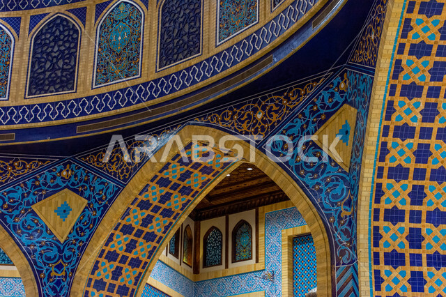 التراث العربي الشرقي الأصيل، نقوش وزخارف إسلامية مميزة، مول ابن بطوطة في دبي بالإمارات العربية المتحدة، الأماكن و المعالم السياحية المشهورة، تصاميم وديكورات داخلية فاخرة، الفن الهندسي المعماري