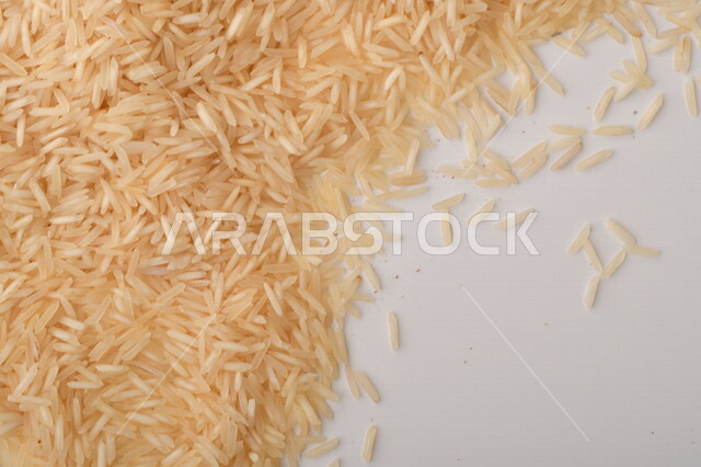 محصول الارز على خلفية بيضاء ، محاصيل زراعية