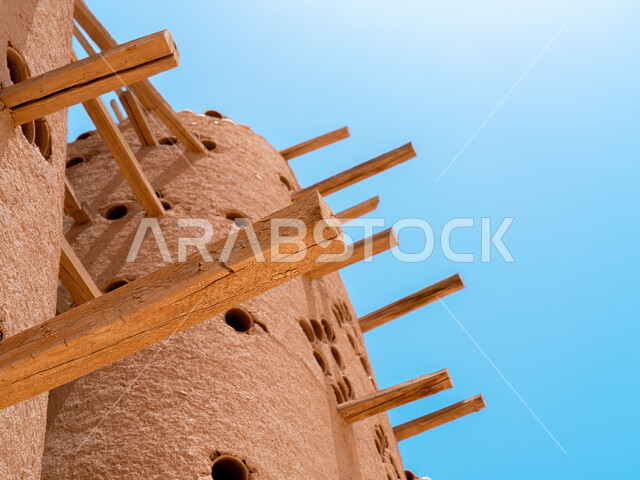 التاريخ الحضاري والثقافي الاصيل، صورة مقربة لقصر قديم في المملكة العربية السعودية، الهندسة المعمارية والمباني الطينية القديمة، أماكن ومعالم أثرية سياحية في السعودية