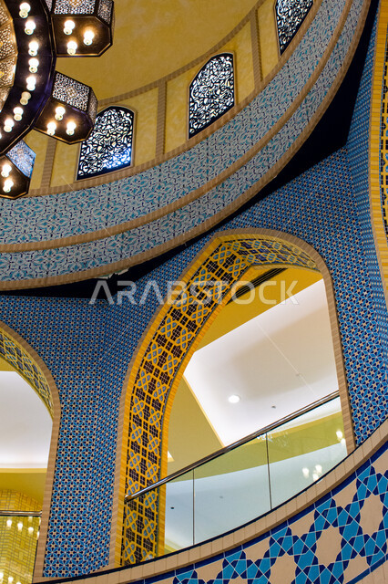 التراث العربي الشرقي الأصيل، مول ابن بطوطة في دبي بالإمارات العربية المتحدة، الأماكن و المعالم السياحية المشهورة، تصاميم وديكورات داخلية فاخرة، الفن الهندسي المعماري، نقوش وزخارف إسلامية مميزة