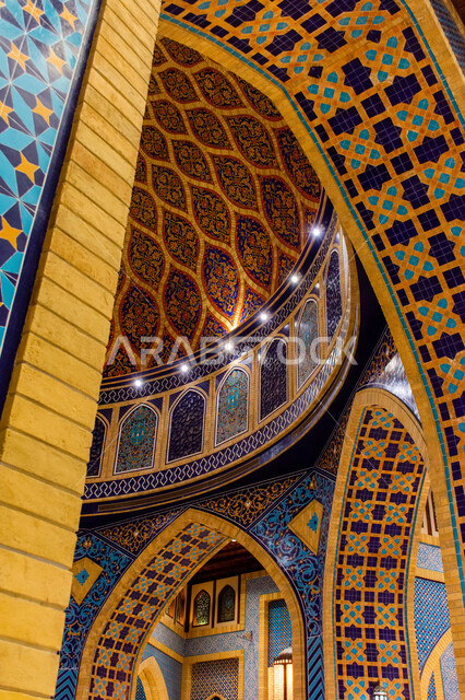 التراث العربي الشرقي الأصيل، مول ابن بطوطة في دبي بالإمارات العربية المتحدة، الأماكن و المعالم السياحية المشهورة، تصاميم وديكورات داخلية فاخرة، الفن الهندسي المعماري، نقوش وزخارف إسلامية مميزة