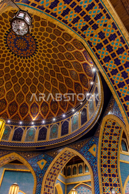 التراث العربي الشرقي الأصيل، مول ابن بطوطة في دبي بالإمارات العربية المتحدة، الأماكن و المعالم السياحية المشهورة، تصاميم وديكورات داخلية فاخرة، الفن الهندسي المعماري، نقوش وزخارف إسلامية مميزة