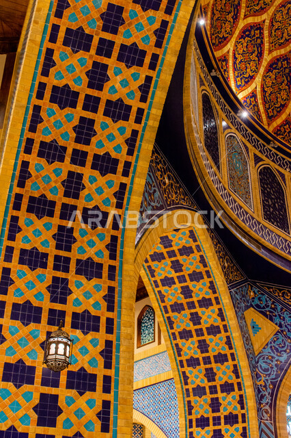 التراث العربي الشرقي الأصيل، مول ابن بطوطة في دبي بالإمارات العربية المتحدة، الأماكن و المعالم السياحية المشهورة، تصاميم وديكورات داخلية فاخرة، الفن الهندسي المعماري، نقوش وزخارف إسلامية مميزة