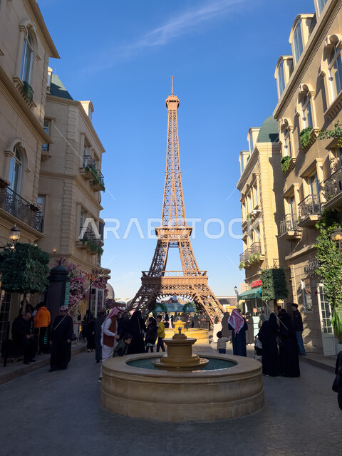 مجسم برج إيفل في ركن فرنسا في البوليفارد ورلد في مدينة الرياض، الاستمتاع بالتجارب الممتعة في أبرز المناطق الترفيهية بالمملكة العربية السعودية، الأنشطة والفعاليات في أماكن السياحة، المباني على الطراز الحديث  أجواء فرنسية متميزة