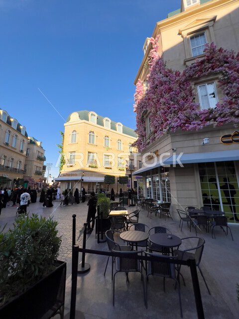 الفن الهندسي المعماري على الطراز الحديث، القرية الفرنسية في البوليفارد ورلد في مدينة الرياض، الاستمتاع بالتجارب الممتعة في أبرز المناطق الترفيهية بالمملكة العربية السعودية، معالم جذب واستقطاب السائحين