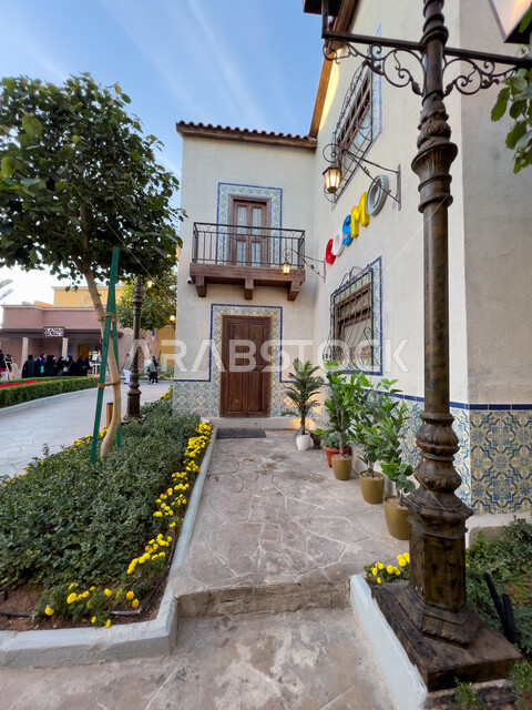 النمو والتقدم العمراني على الطراز الحديث للمباني في البوليفارد وورلد في مدينة الرياض, الاهتمام بالتشجير وزراعة النباتات الخضراء، فعاليات ترفيهية في المملكة العربية السعودية, مناطق جذب واستقطاب السائحين