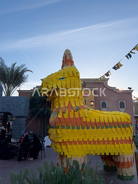 مجسم لحيوان ملون في البوليفارد وورلد في مدينة الرياض,  مناطق جذب واستقطاب السائحين في المملكة العربية السعودية, فعاليات وأنشطة ترفيهية متنوعة، الأشجار والنباتات الخضراء والشوكيات