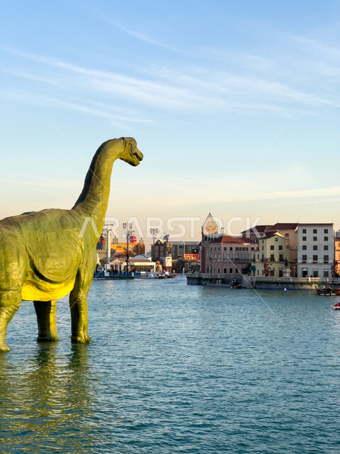 مجسم الديناصور الاخضر داخل البحيرة المائية، اكتشاف الحضارات والثقافات حول العالم في البوليفارد وورلد في مدينة الرياض, مناطق جذب واستقطاب السائحين في المملكة العربية السعودية, فعاليات وأنشطة ترفيهية