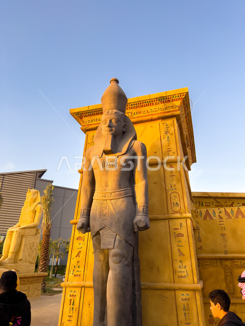الآثار والمعالم التاريخية في القسم المصري في البوليفارد وورلد في مدينة الرياض، التماثيل والمنحوتات الحجرية، اكتشاف الحضارات والثقافات حول العالم, مناطق جذب واستقطاب السائحين في المملكة العربية السعودية