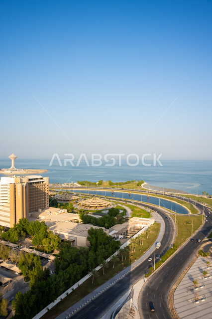 برج المياه في مدينة الخبر في وقت النهار ،صورة من الأعلى للفن الهندسي المعماري على الطراز الحديث لفندق هيلتون في جدة، مناطق سياحية ترفيهية في المملكة العربية السعودية، خلفية الطبيعه