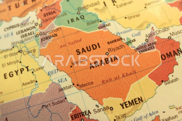 رسوم توضيحية لخريطة المملكة العربية، الحدود الجغرافية للبلاد، المحيطات واليابسة والطبيعة المائية، موقع دولة السعوديه بين دول العالم