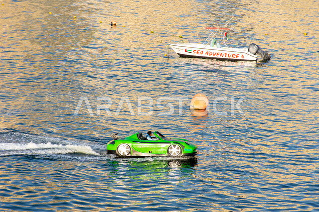 السيارات الكلاسيكية الحديثة، وسائل النقل المتطورة في الامارات العربية المتحدة، سيارة عائمة في شاطئ جميرا بيتش ريزيدنس في مدينة دبي، معالم وأماكن سياحية مشهورة، نشاطات ترفيهية في موسم الصيف