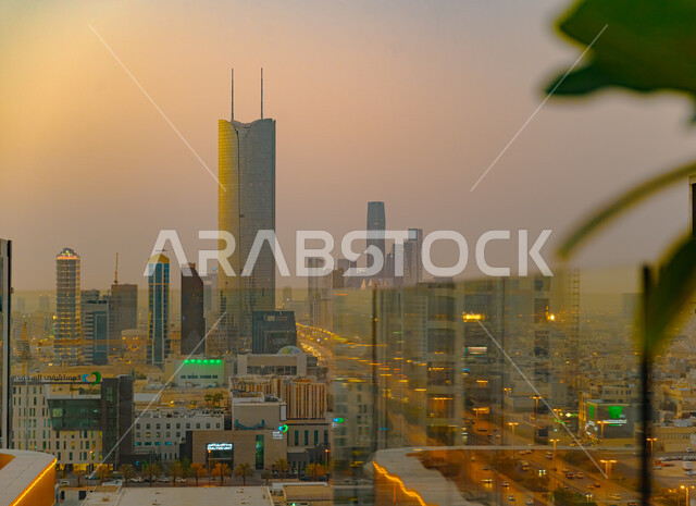 الهندسة المعمارية الفنية لبناء ناطحات السحاب في المملكة العربية السعودية, الأبراج الاقتصادية والمالية في وقت الغروب, معالم التجارة المشهورة في مدينة الرياض, التطور والتقدم الهندسي العمراني لمباني العاصمة