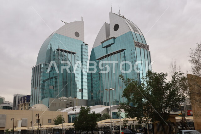 البنوك والمصارف والمراكز المالية، المعالم الاقتصادية المشهورة، الفن الهندسي المعماري في تصميم مصرف الانماء في مدينة الرياض، الاستثمارات والتمويل في المملكة العربية السعودية، ناطحات السحاب والأبراج والنمو العمراني الكبير، النهضة بالاقتصاد السعودي