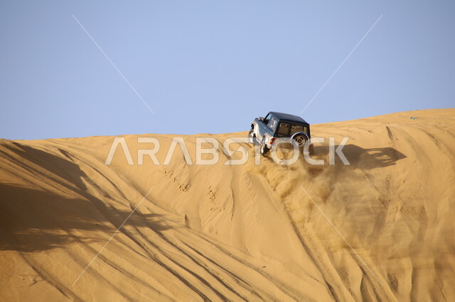 ركوب السيارة على الكثبان والتلال الرملية, القيام بمغامرات بواسطة مركبة الدفع الرباعي في صحاري المملكة, هواية التطعيس بالسيارات, قيادة المركبات في صحراء ناوان بمنطقة الباحة, المشاركة في السباقات السعودية, فعاليات ترفيهية تجذب السياح