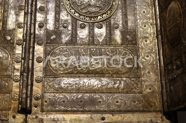 Distinctive religious artifacts and collectibles, famous cultural landmarks in Jeddah, tourist attractions and visitors to learn about the history of the Holy Land, Biennale Museum of Islamic Arts in the Kingdom of Saudi Arabia, display of the historic golden door of the Kaaba decorated with Islamic engravings