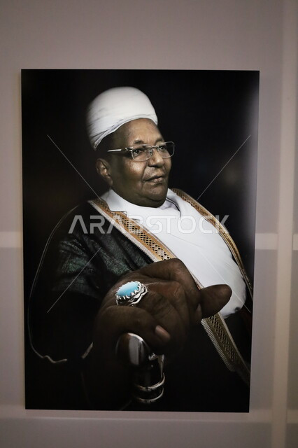 عرض صور الأغوات في متحف بينالي للفنون الإسلامية في مدينة جدة بالمملكة العربية السعودية, المقتنيات والمخطوطات الأثرية المميزة في الدين الإسلامي، السياحة والتعرف على تاريخ الأرض المقدسة، الآغا الشيخ نوري محمد علي حامل مفتاح حجرة النبي في المسجد النبوي الشريف