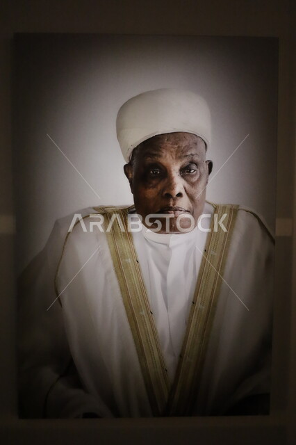 المقتنيات والمخطوطات الأثرية المميزة في الدين الإسلامي، التعرف على تاريخ الأرض المقدسة،عرض صور الأغوات في متحف بينالي للفنون الإسلامية في المملكة العربية السعودية, الآغا عادل القريشي أحد خدام الحرمين الشريفين، المعالم الثقافية المشهورة في مدينة جدة