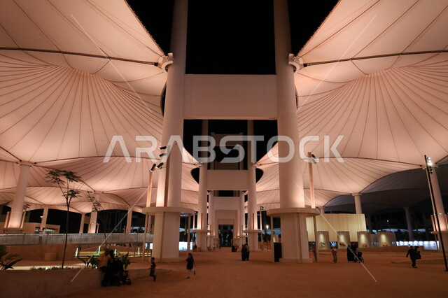 الفن الهندسي المعماري في تصميم محطة الحجاج الشهيرة في مدينة جدة، متحف بينالي للفنون الإسلامية في المملكة العربية السعودية, وجهات جذب واستقطاب السياح والزوار للتعرف على تاريخ الأرض المقدسة، المعالم الثقافية المشهورة، التحف والمقتنيات الدينية الأثرية المميزة