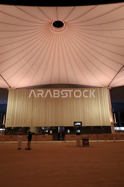 الفن الهندسي المعماري في تصميم محطة الحجاج الشهيرة في مدينة جدة، متحف بينالي للفنون الإسلامية في المملكة العربية السعودية, وجهات جذب واستقطاب السياح والزوار للتعرف على تاريخ الأرض المقدسة، المعالم الثقافية المشهورة، التحف والمقتنيات الدينية الأثرية المميزة