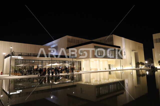 المعالم الثقافية المشهورة في مدينة جدة، إظهار ثراء وتنوع الثقافة الإسلامية، متحف بينالي للفنون الإسلامية في المملكة العربية السعودية, وجهات جذب واستقطاب السياح والزوار للتعرف على تاريخ الأرض المقدسة