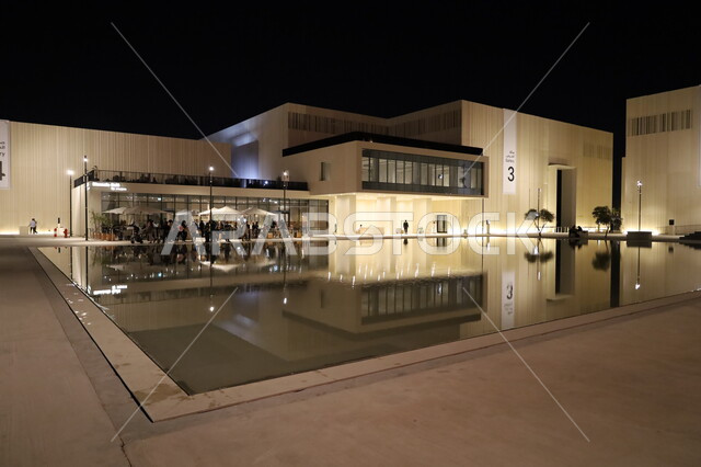  بوابة الدخول للحرمين الشريفين ومكة المكرمة، متحف بينالي للفن الإسلامي في جدة، المعالم التاريخية الثقافية المشهورة بالمملكة العربية السعودية, وجهات جذب واستقطاب السياح والزوار للتعرف على تاريخ الأرض المقدسة، قضاء الأوقات العائلية الترفيهية الممتعة