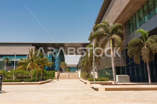 المعالم المشهورة في المملكة العربية السعودية, مبنى الخوارزمي في حرم جامعة الملك عبدالله للعلوم والتقنية في ثول في جدة, الفن الهندسي المعماري على الطراز الحديث