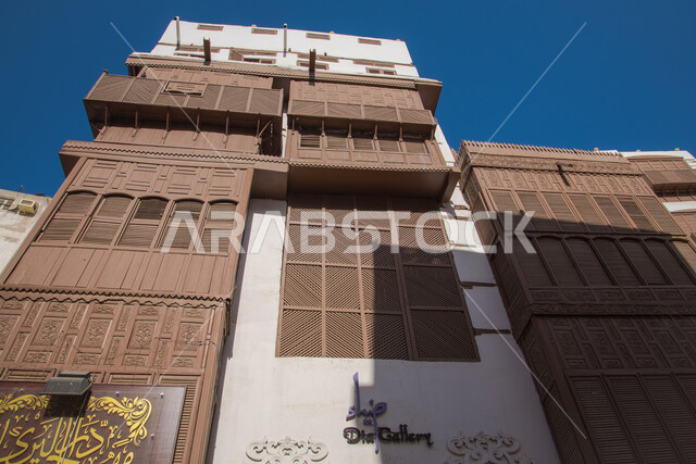 المعالم والأماكن السياحية المشهورة، التصميم الهندسي المعماري المبني على الطراز الاسلامي التراثي، البلد التاريخي الأثري القديم، البيوت والأحياء الشعبية في مدينة جدة بالمملكة العربية السعودية