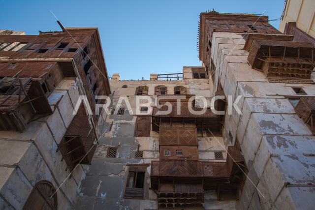 الرواشين القديمه في المدينة التاريخية في جدة، المعالم التاريخية في حي البلد، أماكن سياحية تراثية شعبية في المملكة العربية السعودية، المنازل الأثرية في البلد التاريخي في جدة, التصميم المعماري العربي الإسلامي القديم
