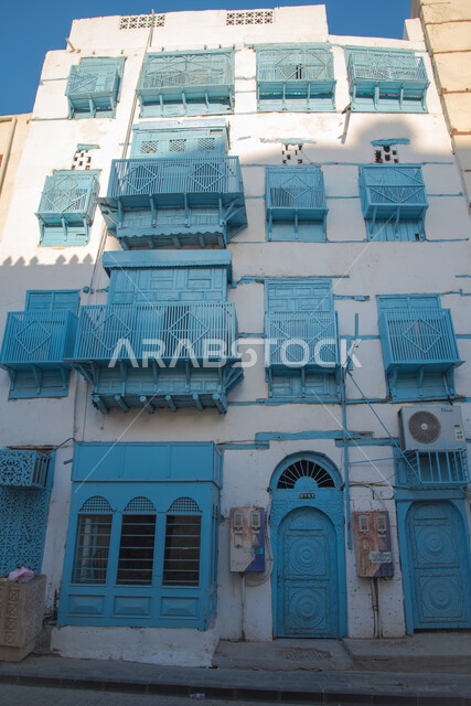 المعالم التاريخية في حي البلد، الأبواب والرواشين الخشبية القديمه في المدينة التاريخية في جدة، التصميم الهندسي المعماري العربي الإسلامي القديم، أماكن سياحية تراثية شعبية في المملكة العربية السعودية، المنازل الأثرية في البلد التاريخي في جدة