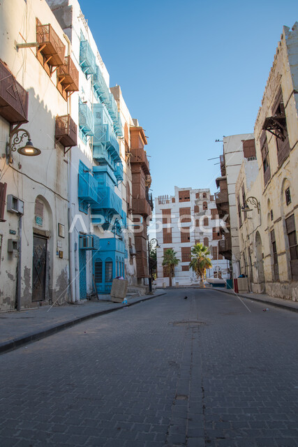 التصميم الهندسي المعماري العربي الإسلامي القديم، الرواشين والأبواب الخشبية القديمه في المدينة التاريخية في جدة، المعالم التاريخية في حي البلد، أماكن سياحية تراثية شعبية في المملكة العربية السعودية، المنازل الأثرية في البلد التاريخي في جدة