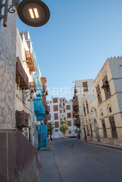 الفن الهندسي المعماري العربي الإسلامي القديم، الرواشين والأبواب الخشبية القديمه في المدينة التاريخية في جدة، المعالم التاريخية في حي البلد، أماكن سياحية تراثية شعبية في المملكة العربية السعودية، المنازل الأثرية في البلد التاريخي في جدة