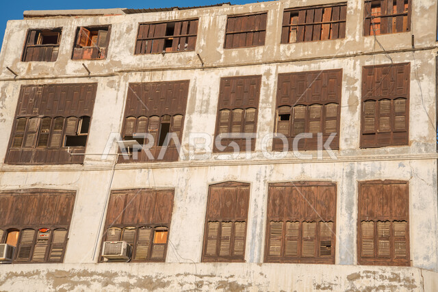 المعالم التاريخية في حي البلد، أماكن سياحية تراثية شعبية، النوافذ الخشبية القديمه في المدينة التاريخية في المملكة العربية السعودية، الفن الهندسي المعماري على الطراز العربي القديم، المباني والبيوت الأثرية في البلد التاريخي في جدة