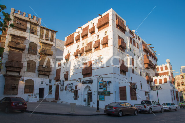 المتاحف والمعالم التاريخية الاثرية في البلد التاريخي في جدة، النوافذ الخشبية والديكورات الخارجية للبيوت القديمة، بيت التحف والأنتيك في في المدينة التاريخية، أماكن سياحية شهيرة في المملكة العربية السعودية، الفن الهندسي المعماري على الطراز القديم