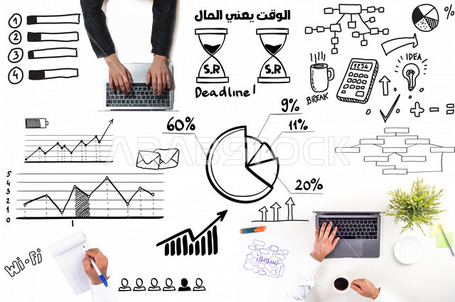 صورة مقربة للوحة بيضاء تحتوي على مجموعة متنوعة و متعددة من الأيقونات و الرسومات الخاصة بالعمل و الوقت و المال ، بالإضافة الى ايدي موظفين عرب خليجيين سعوديين يعملون على حواسيبهم ، اتقان و انجاز العمل .