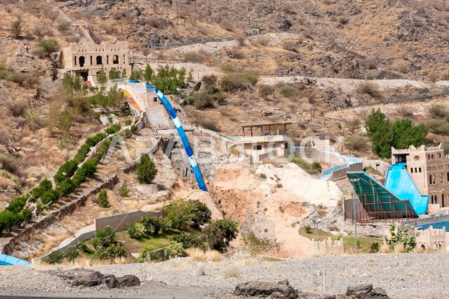 المناظر الطبيعية في الجبل, التضاريس و التشكلات الجبلية و الصخرية, القرية المائية في الطائف بالمملكة العربية السعودية
