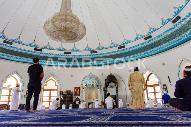 Places of prayer and performing religious duties, Islamic architectural designs, mosques in the United Arab Emirates, the concept of worship and drawing closer to God, a picture from inside a mosque in the Deira area of ​​Dubai
