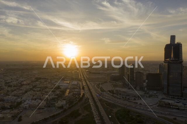 معالم محطة مركز الملك عبدالله المالي إحدى أكبر محطات قطار الرياض في المملكة العربية السعودية ، حي الملك عبدالله المالي ، مترو الرياض ، الحي المالي ، العمود الفقري لنظام النقل العام في الرياض