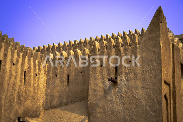  التراث العربي الأصيل وفن العمارة في الماضي، متحف عجمان في إمارة عجمان في دولة الامارات العربية المتحدة، قصر العائلة الحاكمة سابقاً في عجمان، معالم سياحية تاريخية قديمة، مباني وأماكن أثرية اماراتية، وجهات جذب واستقطاب السياح والزوار من حول العالم