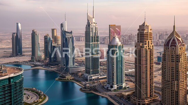 منظر تخيلي مستقبلي للابراج، أبراج وناطحات السحاب المطلة على البحر الاصطناعي في مدينة دبي، فن الهندسة المعمارية، صورة من الأعلى للنمو والتطور العمراني للمباني والمرافق في الإمارات، معالم دبي الشهيرة، السياحة في الإمارات