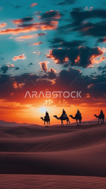 قافلة من الجمال تسير في الصحراء, تشكلات الرمال الذهبية في الخليج العربي, تربية الإبل في المحميات الطبيعية بالمناطق الصحراوية, نوق أصيلة تتنقل على الكثبان الرملية في صحاري المملكة العربية السعودية