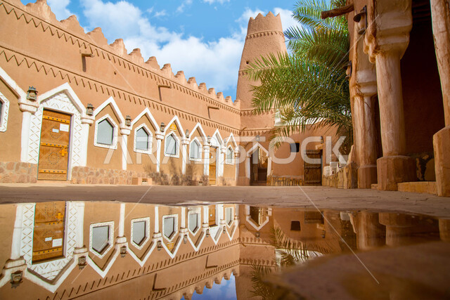 قرية اشيقر التراثية في محافظة شقراء في المملكه العربيه السعوديه, القريه التراثيه الشعبيه, الفن الهندسي المعماري على الطراز القديم للمباني الطينيه الأثريه القديمه, معالم سياحيه في المملكه العربيه السعوديه