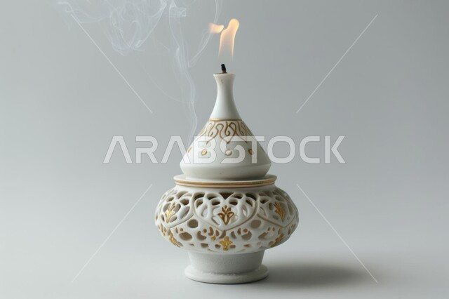 المنتجات التراثية القديمة, الأواني الفخارية المصنوعة من الطين, مهن وصناعات يدوية شعبية, الفخاريات الملونة والمزخرفة, خلفية رمادية