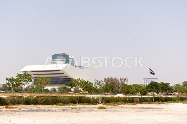 الفن الهندسي المعماري في التصميم الخارجي للمبنى, معالم وأماكن إماراتية مشهورة, مكتبة محمد بن راشد بمدينة دبي بالإمارات العربية المتحدة، منارة ثقافية فكرية مهمة, عالم الكتب والنشر