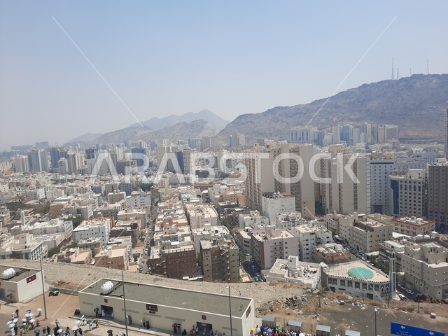 الاستمتاع بالمناظر الطبيعية، القمم والمرتفعات الجبلية في مكة المكرمة، معالم دينية مشهورة في المملكة العربية السعودية، البيوت والمباني السكنية، التكوينات والتشكيلات الصخرية، أماكن إسلامية مقدسة