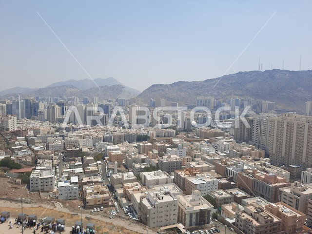 الاستمتاع بالمناظر الطبيعية، القمم والمرتفعات الجبلية في مكة المكرمة، معالم دينية مشهورة في المملكة العربية السعودية، البيوت والمباني السكنية، التكوينات والتشكيلات الصخرية، أماكن إسلامية مقدسة