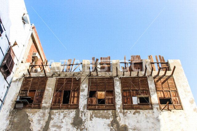 مدينة التراث العالمي لليونسكو في البلد التاريخية الأثري في مدينة جدة بالمملكة العربية السعودية ، المدينة التاريخية في جدة بتصميم معماري عربي وإسلامي قديم ، السياحة بالسعودية ، عمارة تاريخية بجدة